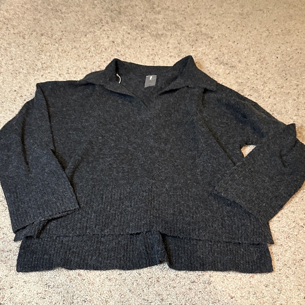 CALIA by Carrie Underwood Dark Gray V-Neck Sweater